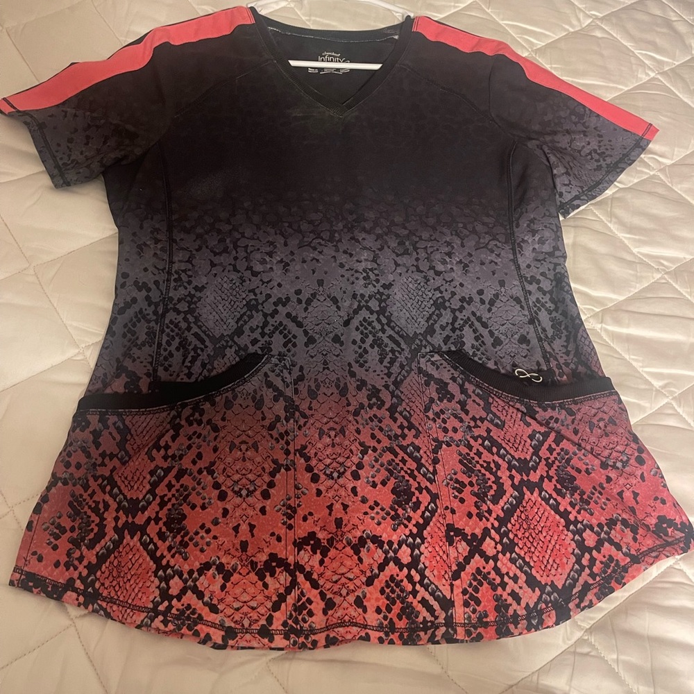 Cherokee Infinity Scrub Top